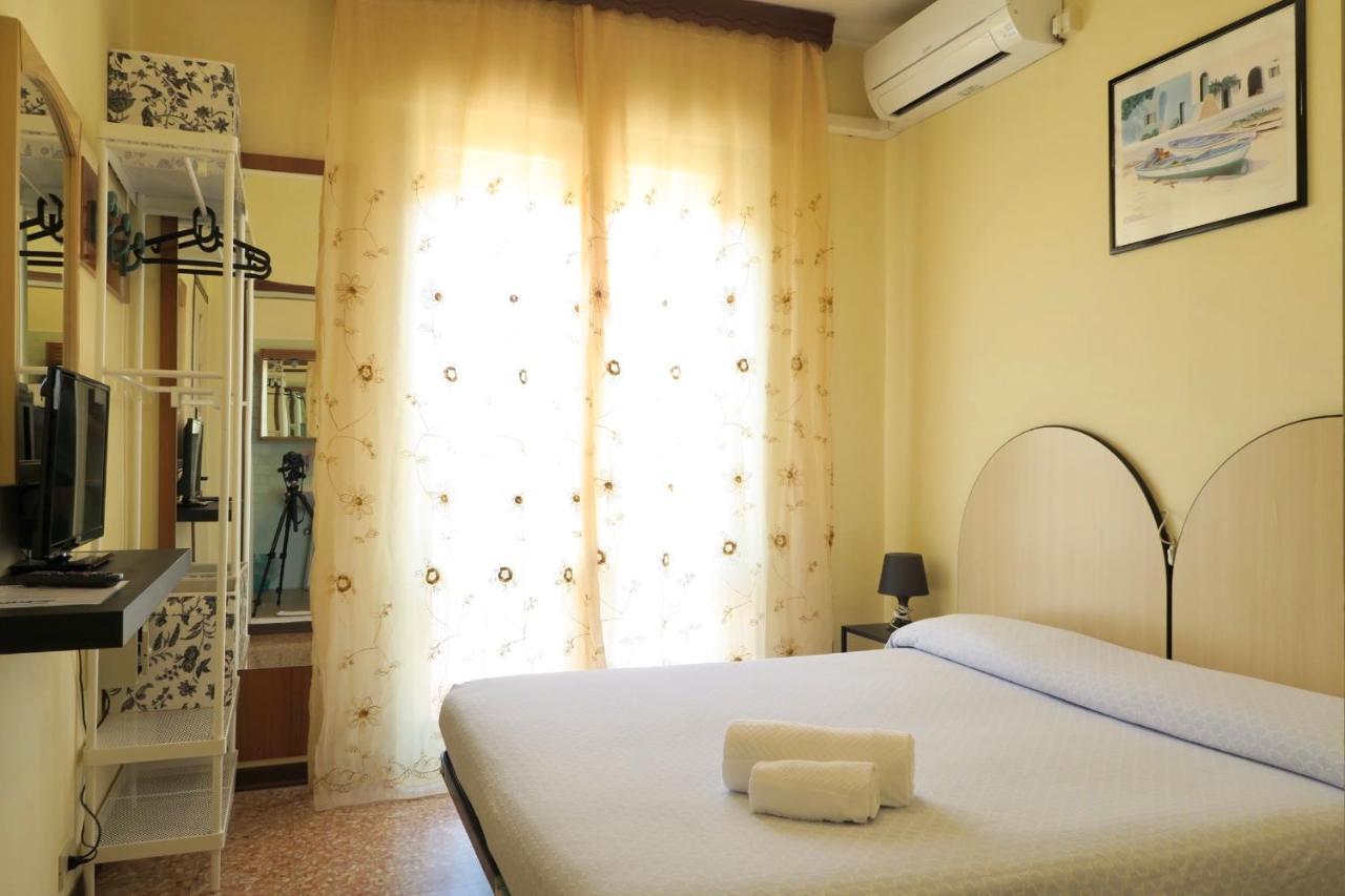 Hotel Lorenz Caorle Extérieur photo