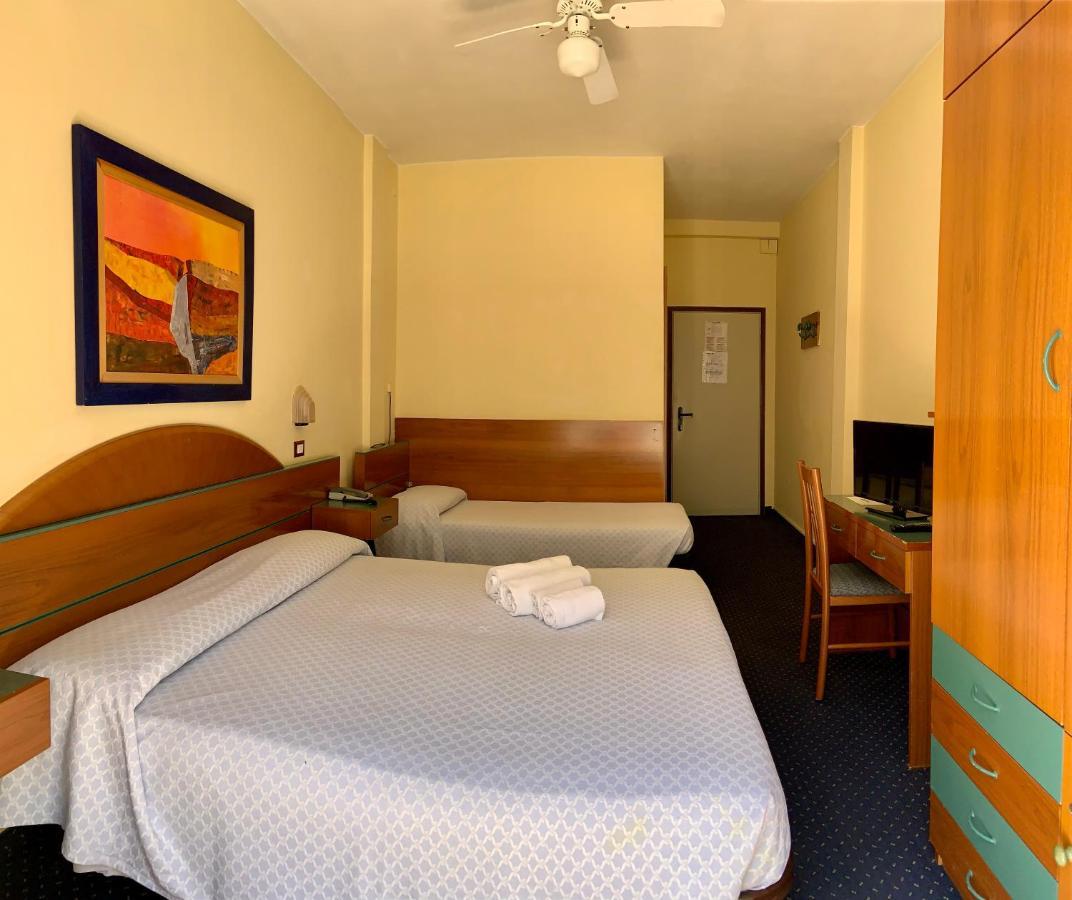 Hotel Lorenz Caorle Extérieur photo