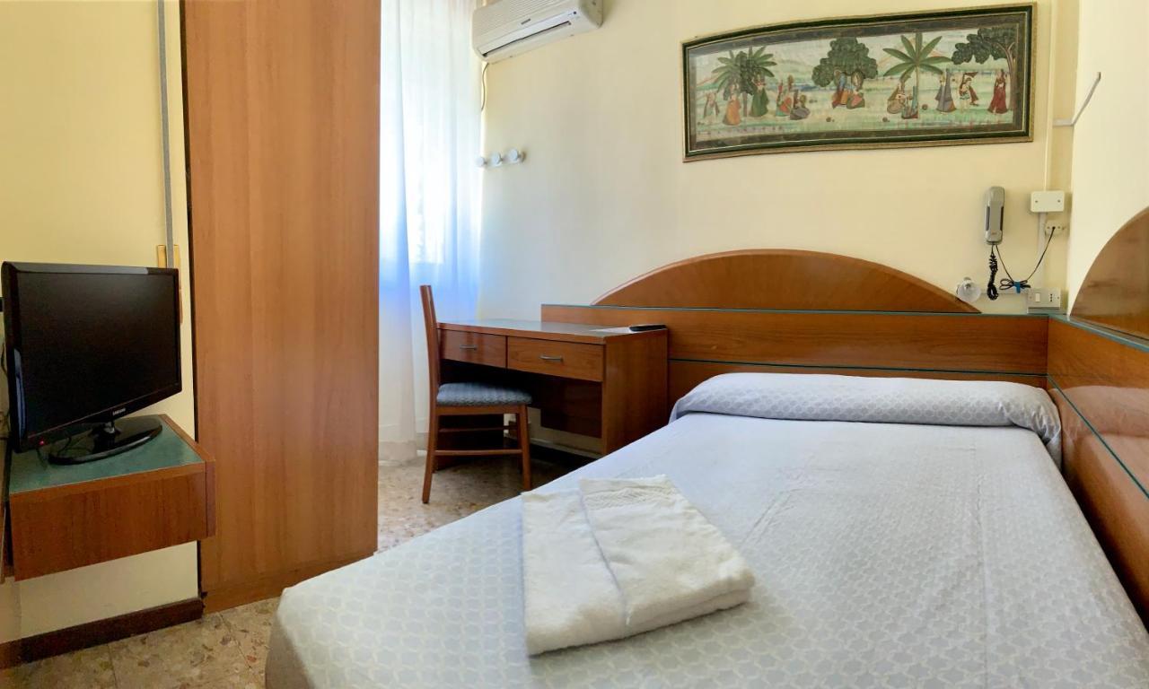 Hotel Lorenz Caorle Extérieur photo