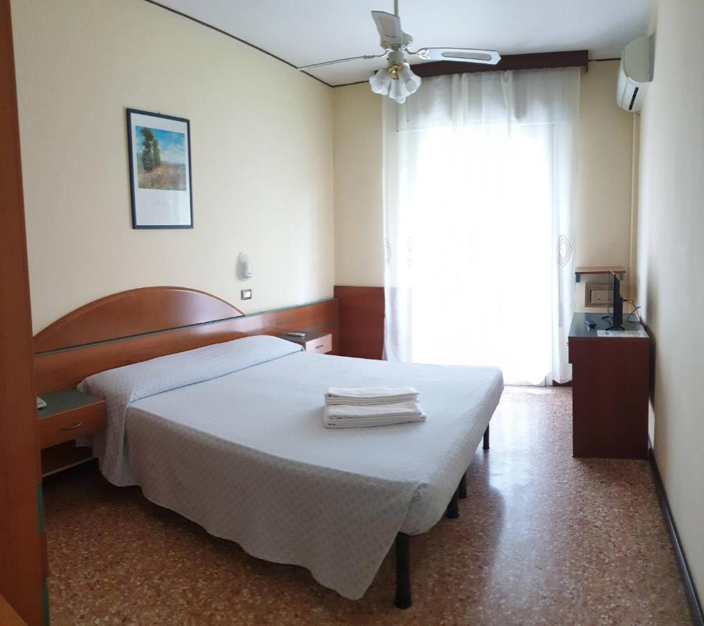 Hotel Lorenz Caorle Extérieur photo
